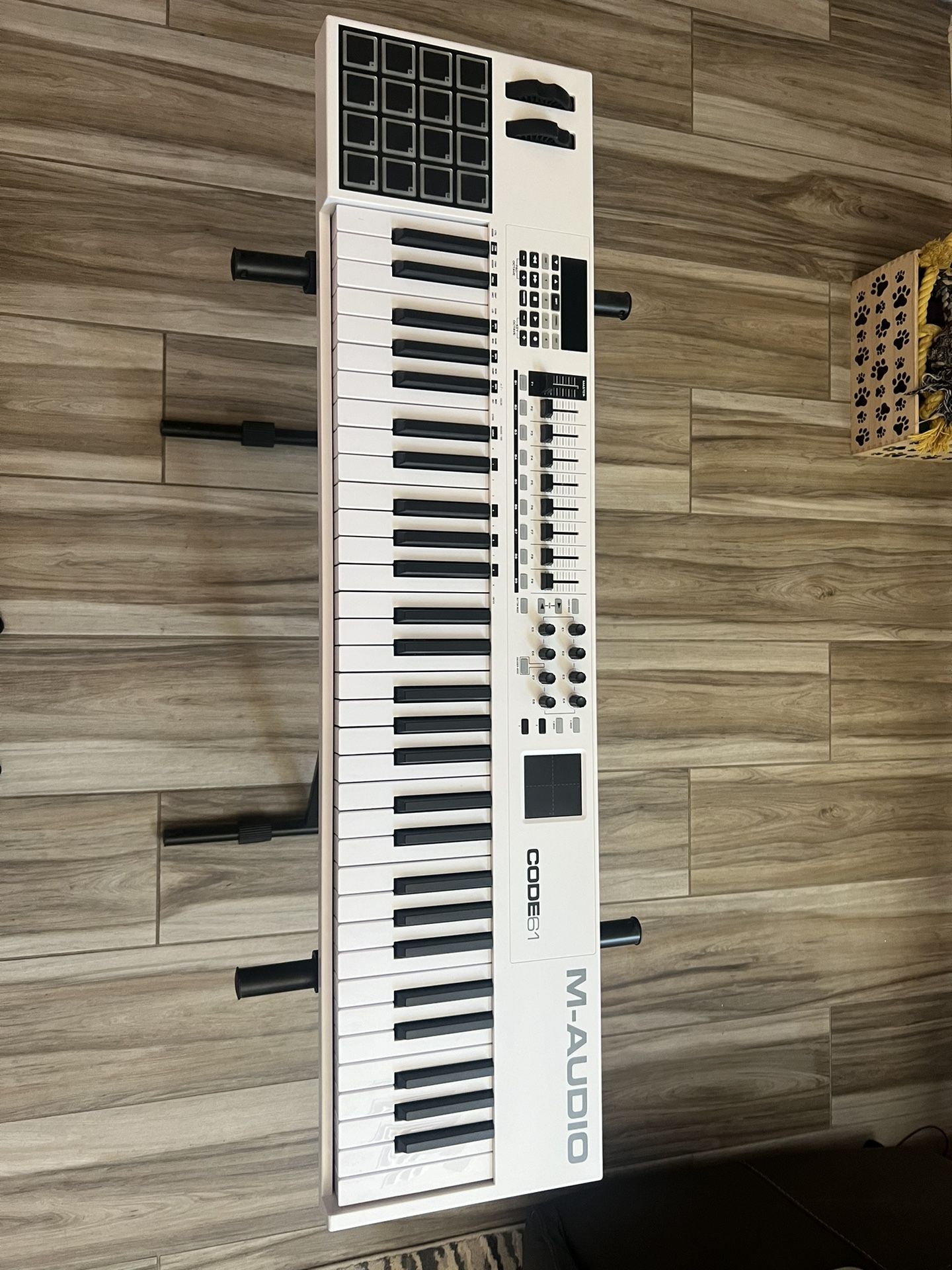 M AUDIO Code 61 USB MIDI CONTROLLER