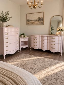 Stunning French provincial 3 piece bedroom set!