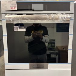 New FRIGIDAIRE 24" Single Electric Wall Oven