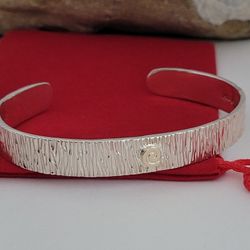 ❤️Sterling Silver Cuff Bracelet with a 14k Gold Swirl in the Center!/ Pulsera de Plata Esterlina y Oro! 👌🎁