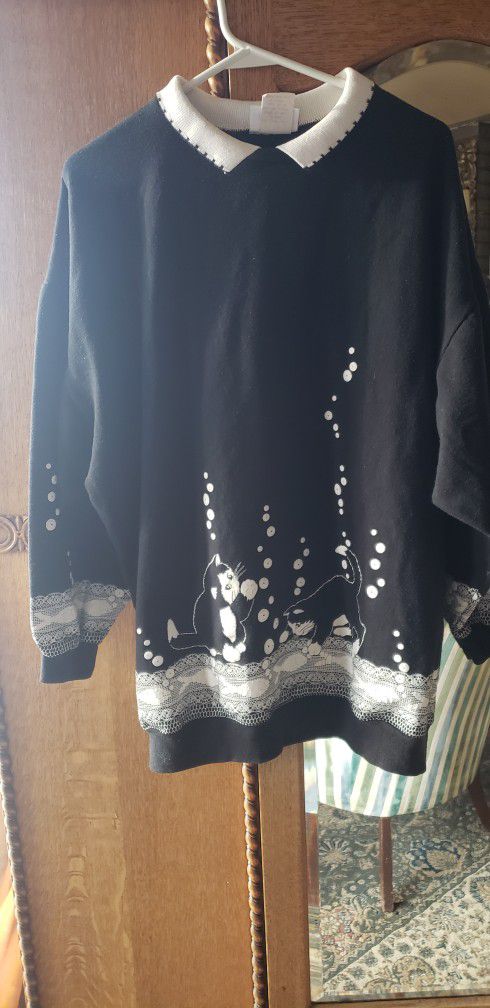 Black Sweater With Cat Design 