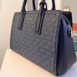 New Michael Kors Bag