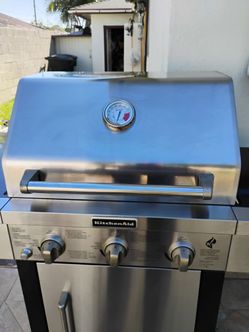 Kitchen aid gas BBQ grill