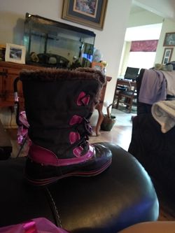 Size 1 snow boots