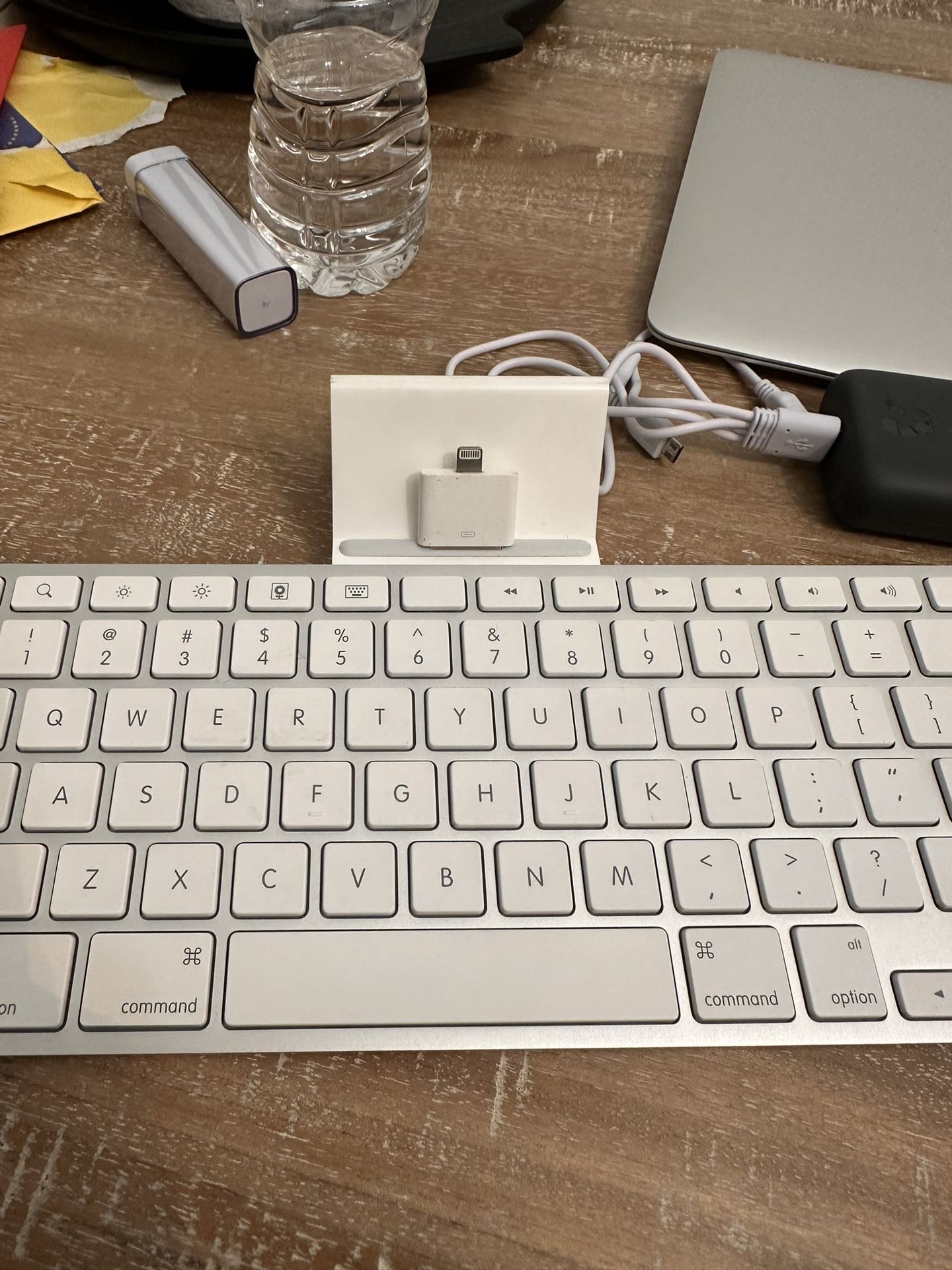 iPad Keyboard Model A1359 w/ Adapter