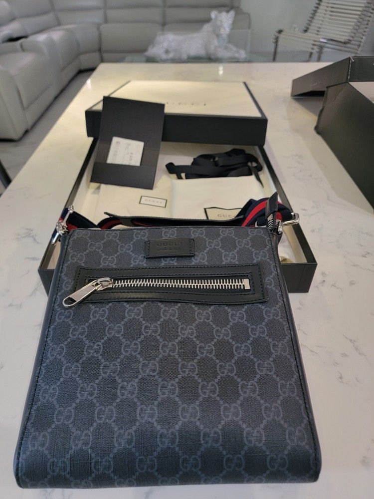 Authentic Gucci Small Messenger Bag