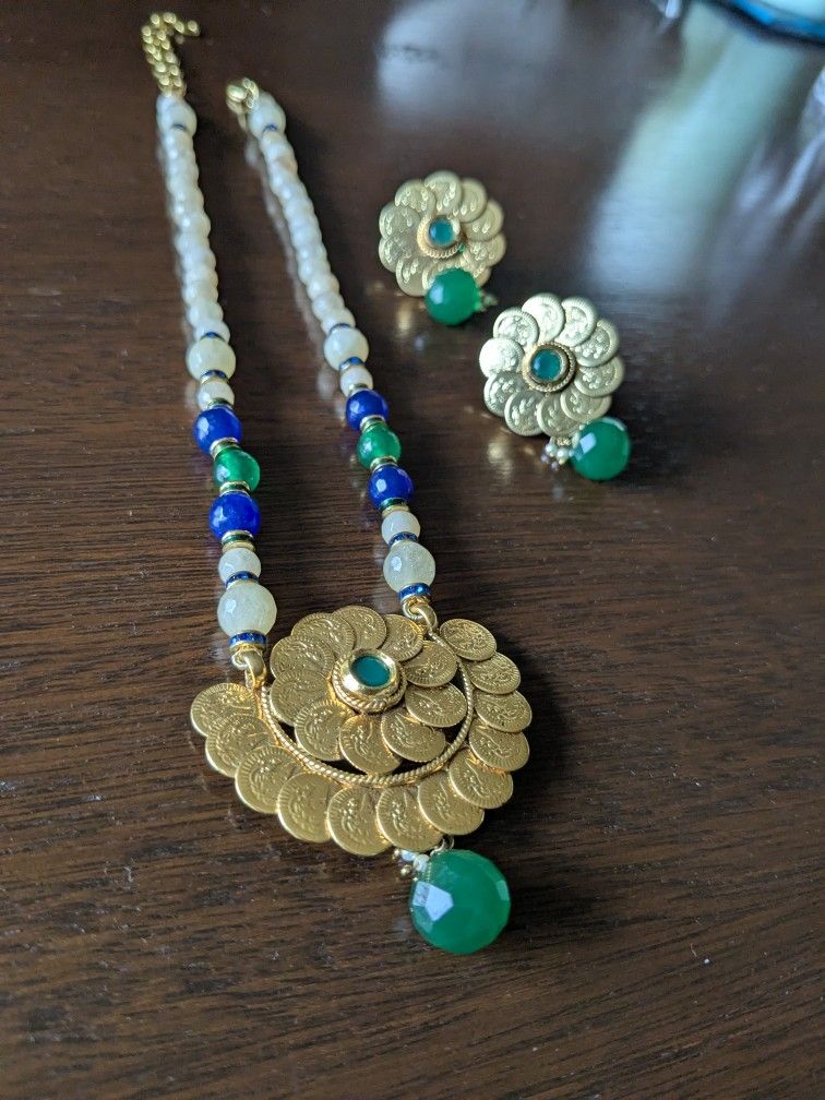 Royal Vintage Emeralds, Pearls 14 Carat Gold Plated Ginni