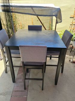 dinning table with chairs