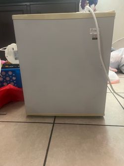 Mini fridge