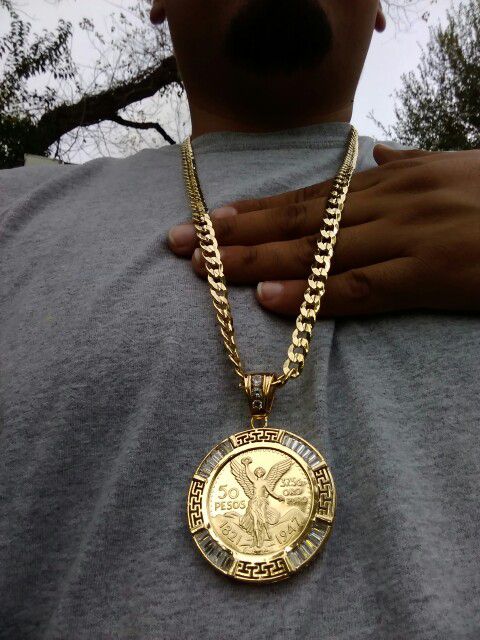 14K Gold filled Cuban link chain with Versace Centenario for Sale in Houston,  TX - OfferUp