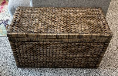 Wicker storage basket