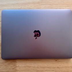 Apple MacBook Pro 13-inch (2019)