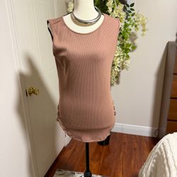 Women’s sleek sleeveless rib tank