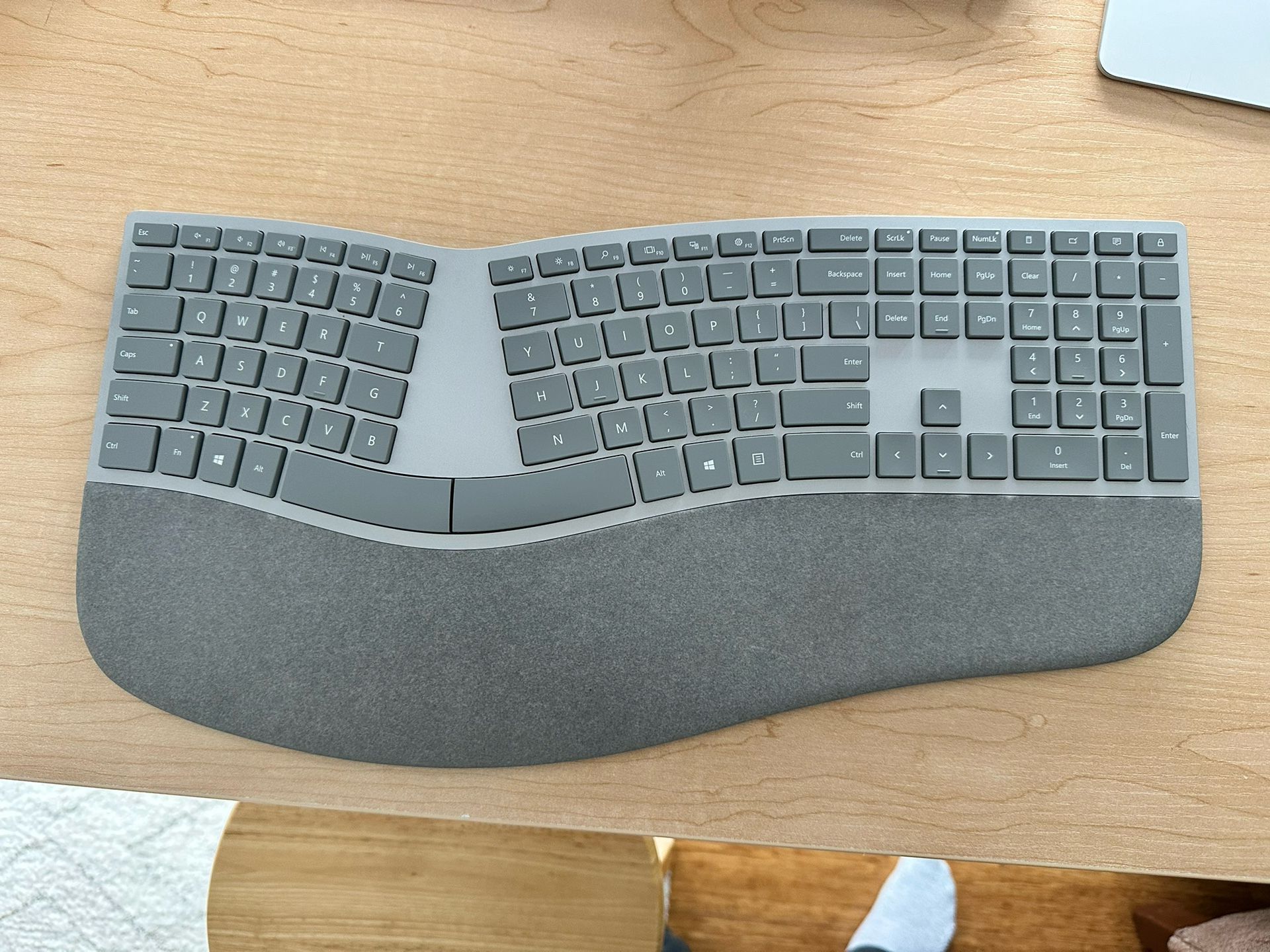 Microsoft surface Ergonomic Bluetooth Keyboard 
