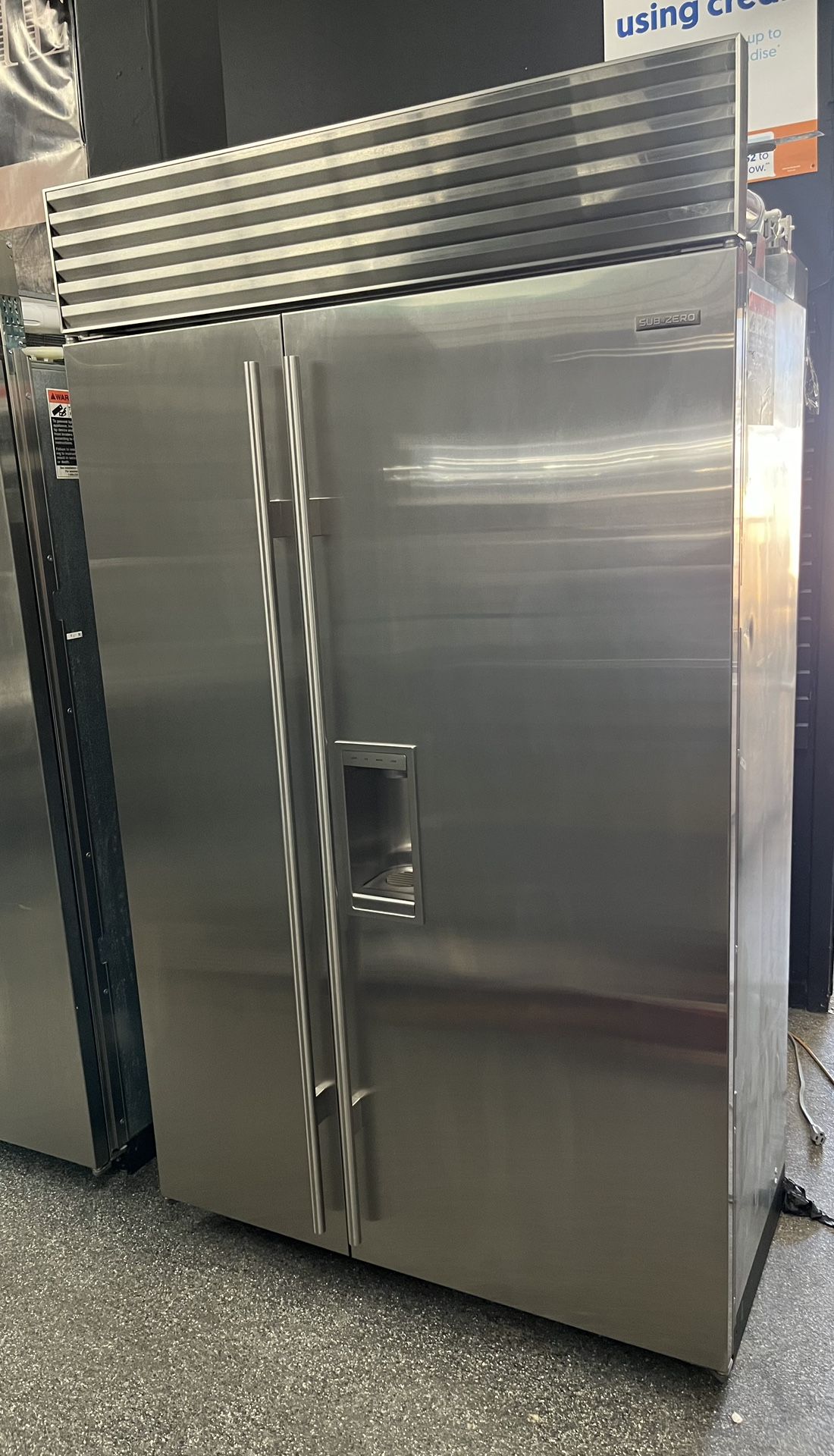 2022 Sub-Zero Refrigerator Side By Side Stainless Steel Ice & Water