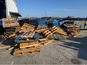 FREE PALLETS