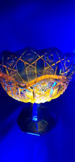 Gorgeous Vintage L.E.Smith Heritage Quintec Pedestal Bowl/ Centerpiece