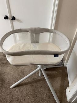 HALO Baby Bassinet with Stand