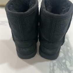 Toddler UGGS Size 6C Used Only Twice.