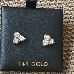 Beautiful Diamond Earrings 14 K Gold 