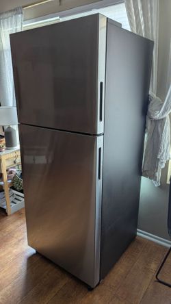 Samsung Refrigerator (NEEDS NEW COMPRESSOR)