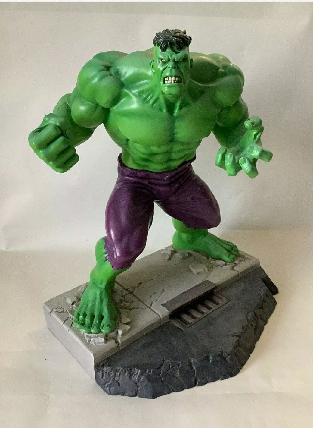 Hard Hero Hulk Statue