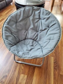 Saucer foldable chair