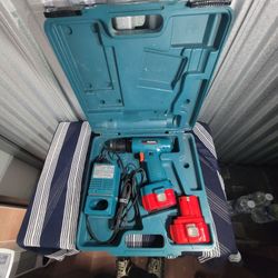 MAKITA 3/8" CHUCK CORDLESS DRILL KIT w/ (2) 9.6V BATTERIES, CHARGER & CASE
