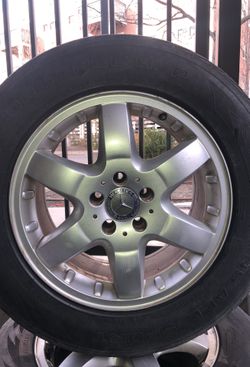 Mercedez Benz OEM rims 17” inches 5 holes