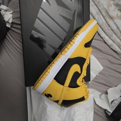 Nike Dunk High Wutang Size 8M 