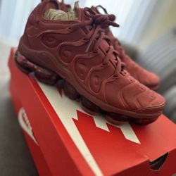 NIKE AIR VAPORMAX PLUS MAKE ME AN OFFER 