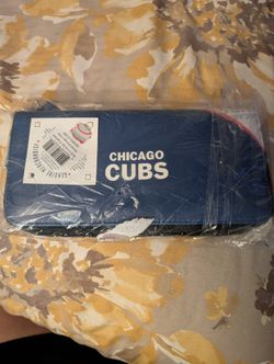 MLB Chicago Cubs Curve Zip Organizer Women's Wallet NWT