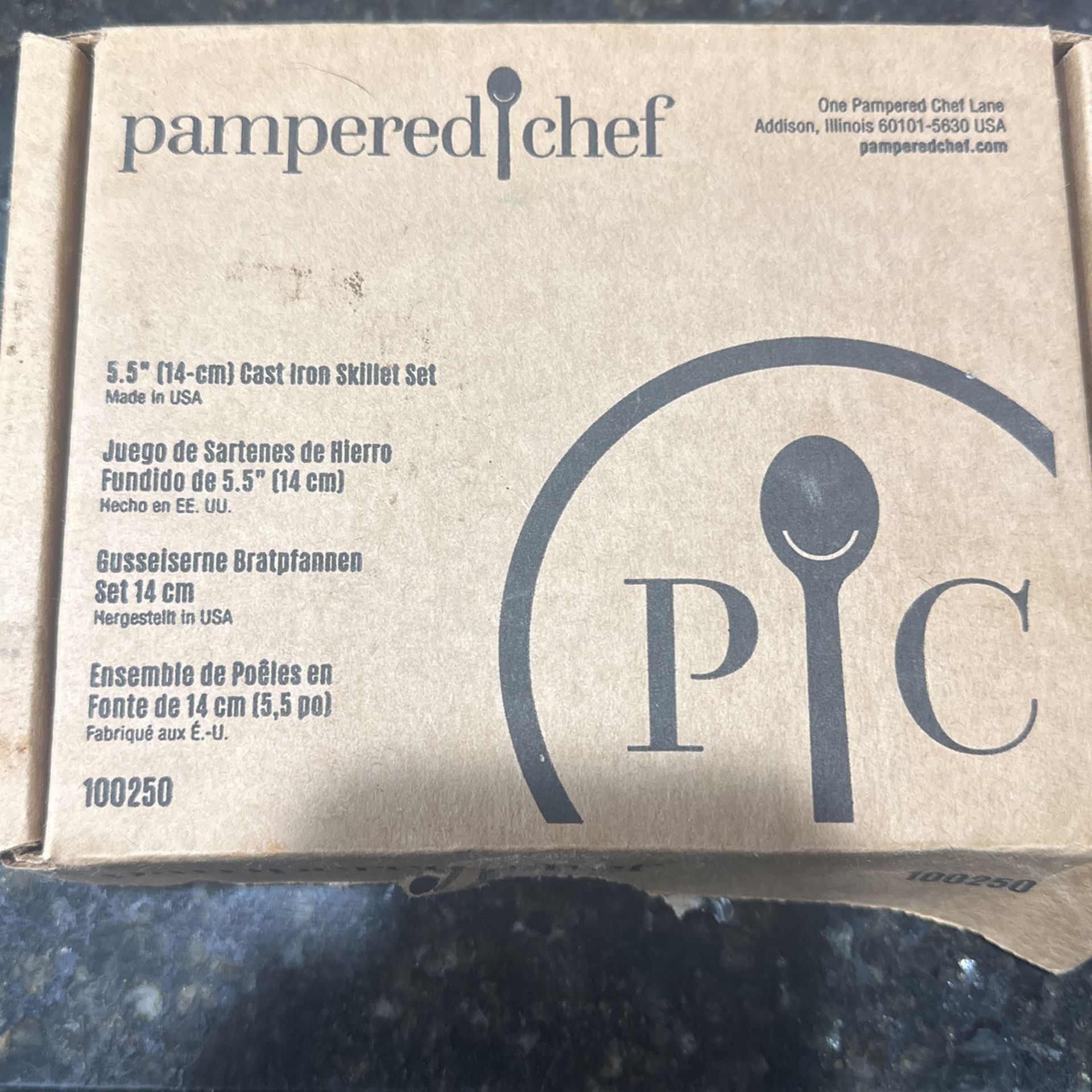 Pampered Chef 5.5 Cast Iron Skillet Set