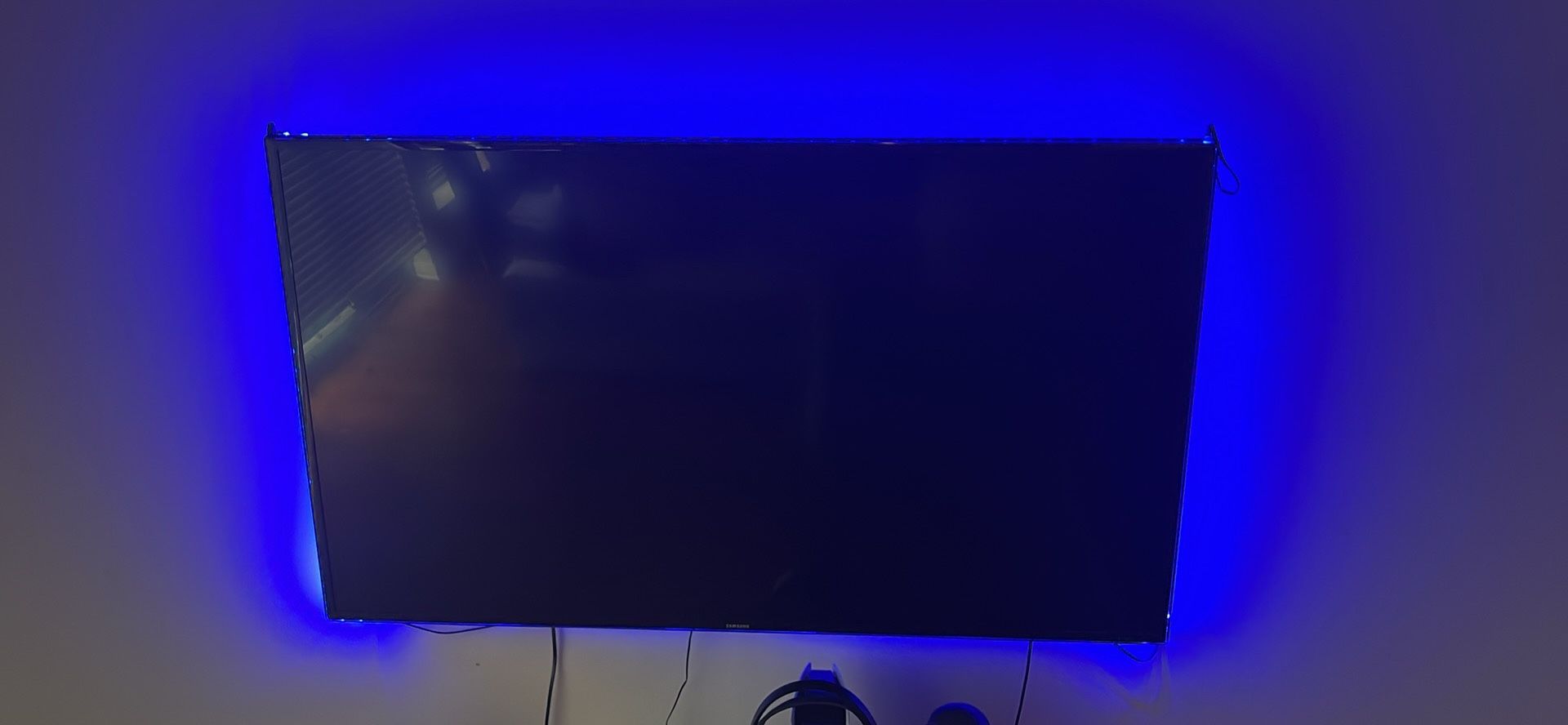 65 Inch With Rotation Mount With & LED Lights