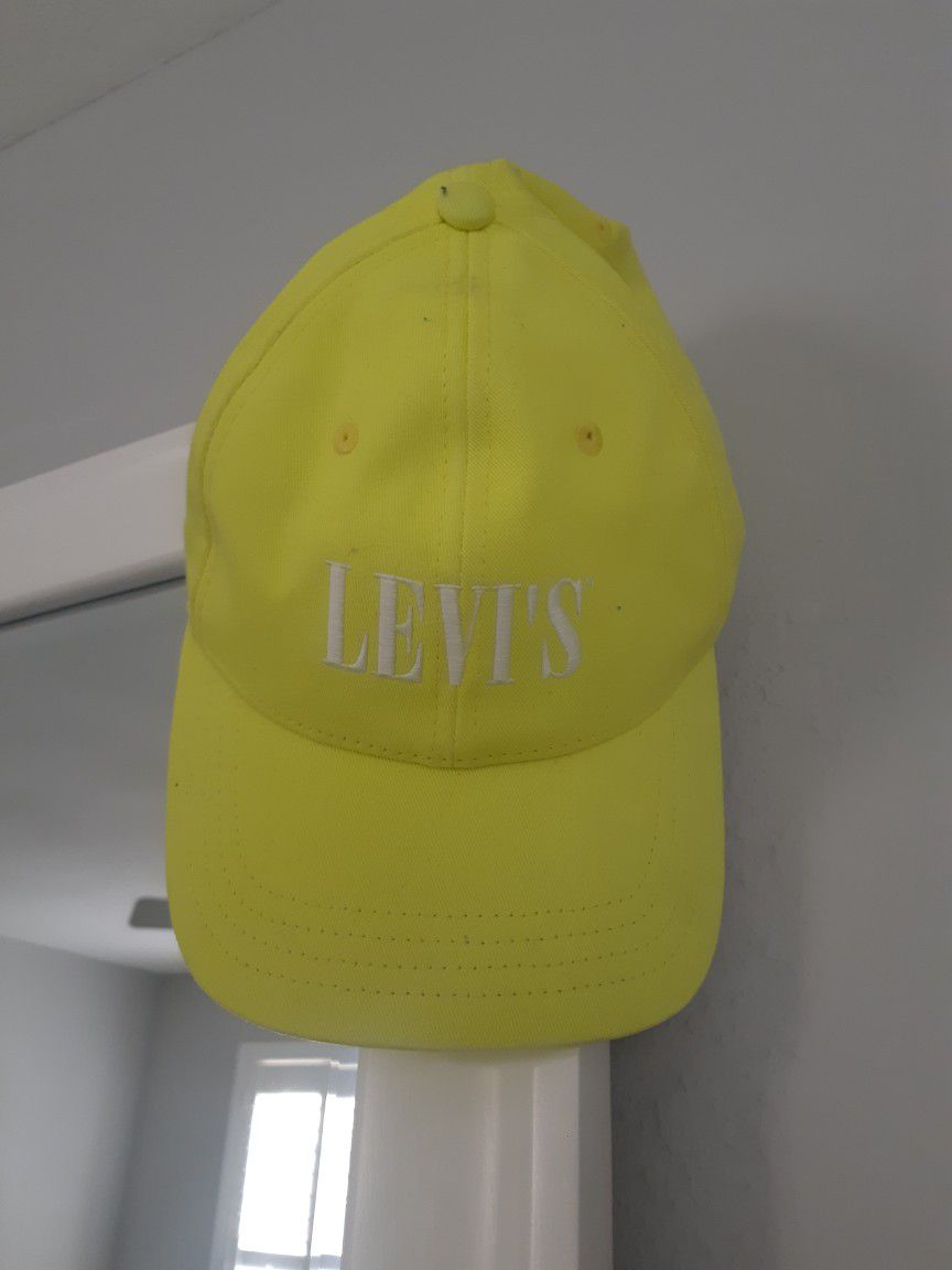 BRAND NEW, LEVI'S NEON HAT 