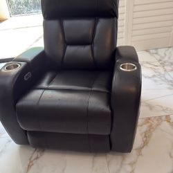 Letter Recliner 