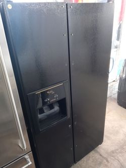 Whirlpool Gold black side by side refrigerator (no handles) - Free delivery