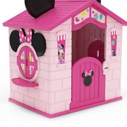 Minnie Mouse play house