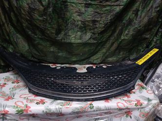 2015-17 Chrysler 200 Grill (Auto Parts)
