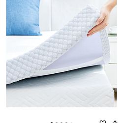 SINWEEK 1.5” KING Size Cooling Memory Foam Mattress Topper for Pressure Relief Thick Bed Mattress Pad with Cooling Soft Cover Adjustable Straps CertiP