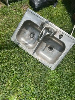 Stainless steel sink