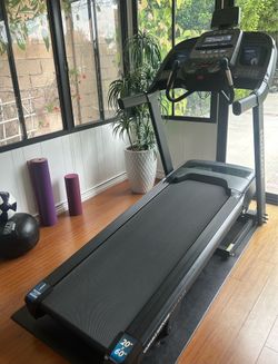 Horizon 7.0 AT Treadmill – Great Condition