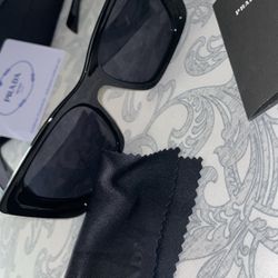 PRADA SUNGLASSES 😎 