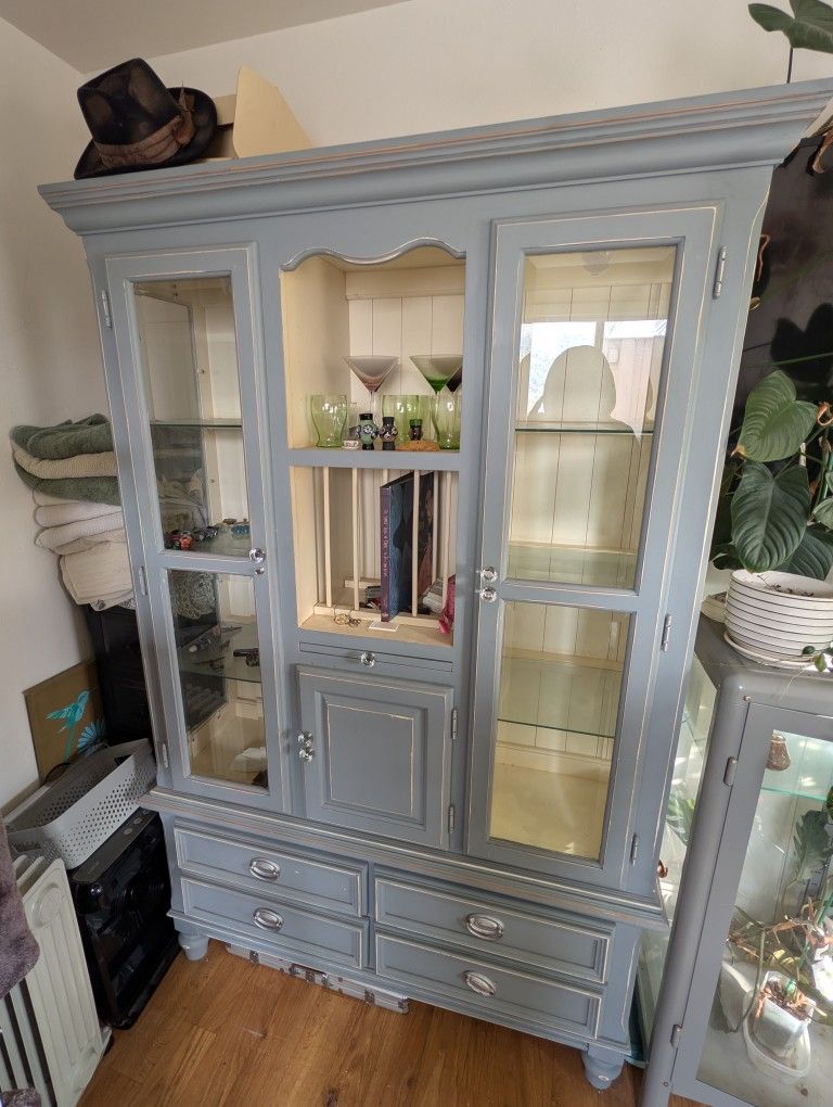 Lighted Display Cabinet