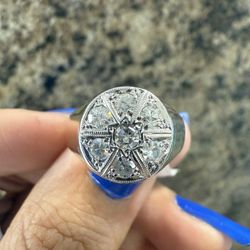 10k Men’s Ring Size 8 With Natural Diamonds 