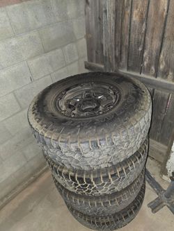 Like New Rims and tires 16inch rims 5 lug