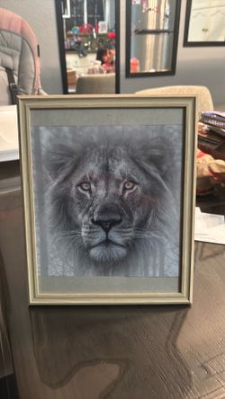 Lion photo frame
