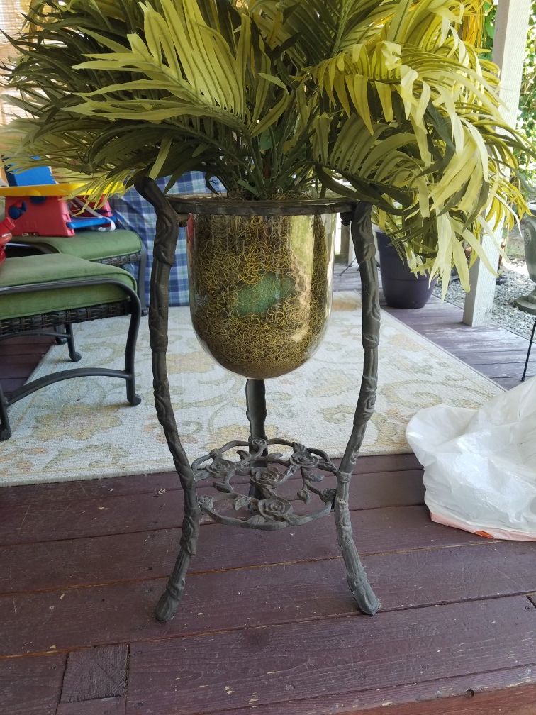 Hurricane Vase