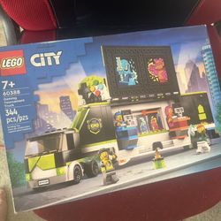 Lego 60388 City Gaming Tournament Truck - Brand New - Sealed - Gift