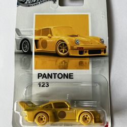 Hot Wheels Pantone Porsche 934/5